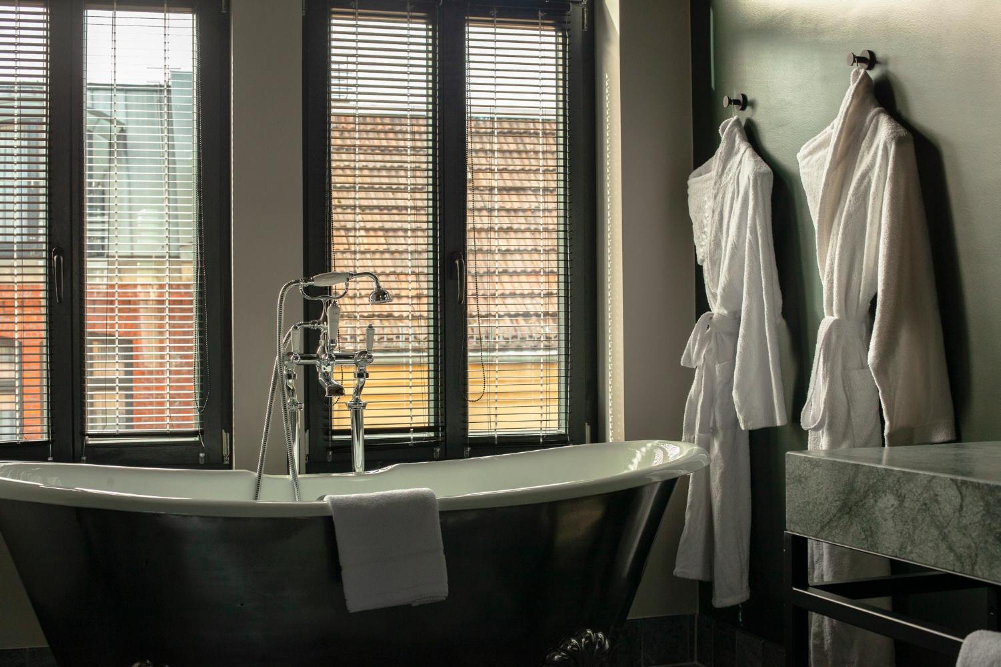 Sly Berlin Hotell Eksteriør bilde Bathroom